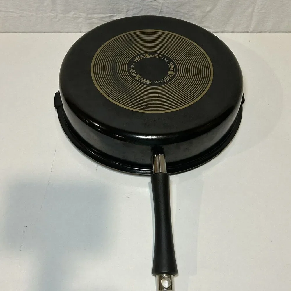 Nordic Ware 12 Inch Texas Skillet With Helper Handle Black